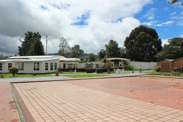 Foto COLEGIO BENEDICTINO DE SANTA MARIA